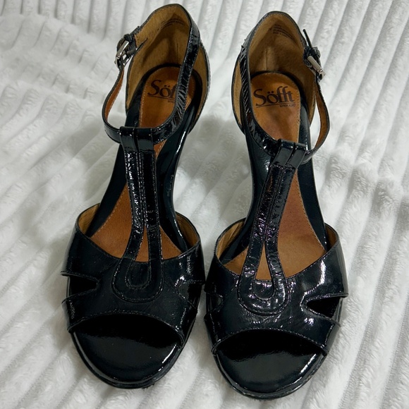 Sofft Black Patent Leather T Strap Open Toe Carlina High Heel Sandal Size 7M - Picture 5 of 13